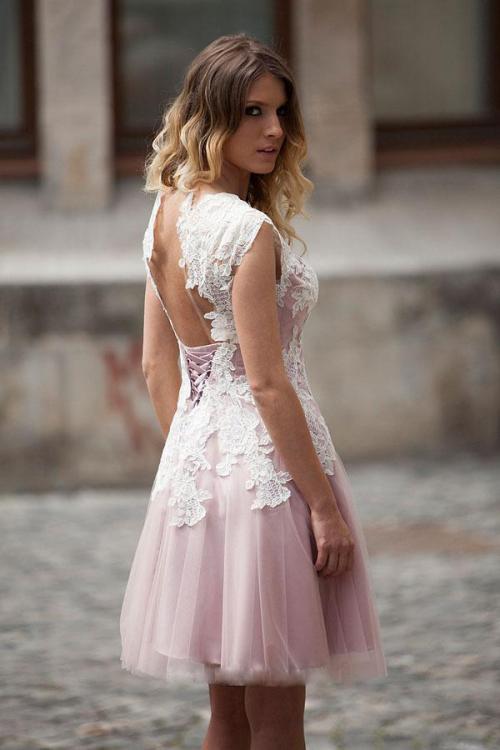  A-line Bateau Cap Sleeve Appliques Lace Knee-length Short Prom Dress