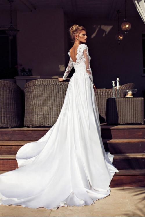 Chic Bateau Neck Floral Lace Pattern Sheath Wedding Dress with Long Lace Sleeves 