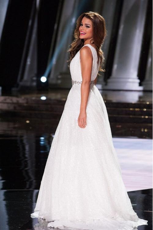 Sleeveless V Neck A-line Sequin White Organza Wedding Dress with Crystal Belt 