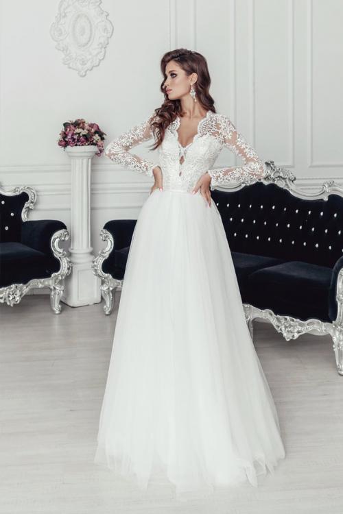 Classic V-neck Long Illusion Sleeve Lace Top Floor-length A-line Long Tulle Wedding Dresses with Buttons Back