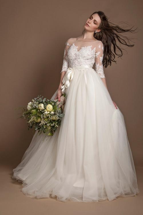 3/4 Lace Sleeves Ball Gown Tulle Wedding Dress with Ribbon 