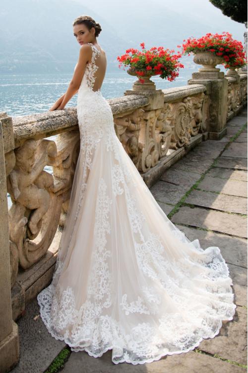 Chic Vintage Lace Appliques Long Mermaid Wedding Dress with transparent tulle on back