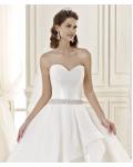 Simple A-line Sweetheart Beading Chapel Train Organza Wedding Dresses