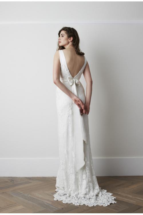 Boho Vintage Shoulder Straps Lace Appliqued Long A-line Lace Patterns Wedding Dress 
