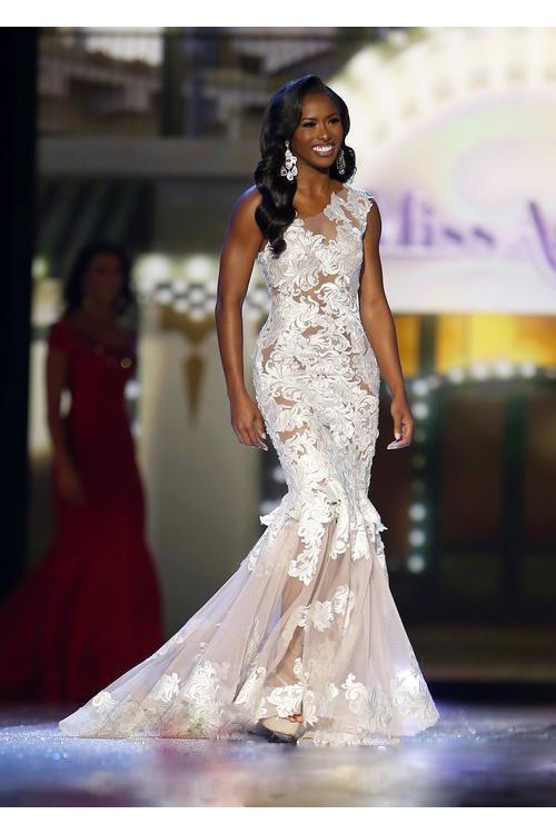Vintage Inspired Floral Lace overlay Champagne Tulle Celebrity Prom Dress 