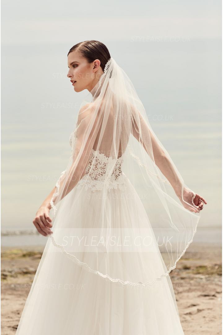 Beautiful Lace Hemline Ivory Tulle Bridal Wedding Veil Single Layer